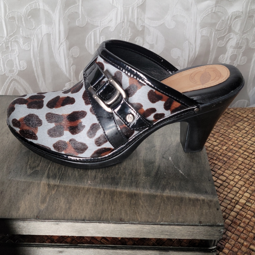 Cow hair mules. Size 7 - Picture 8 of 10